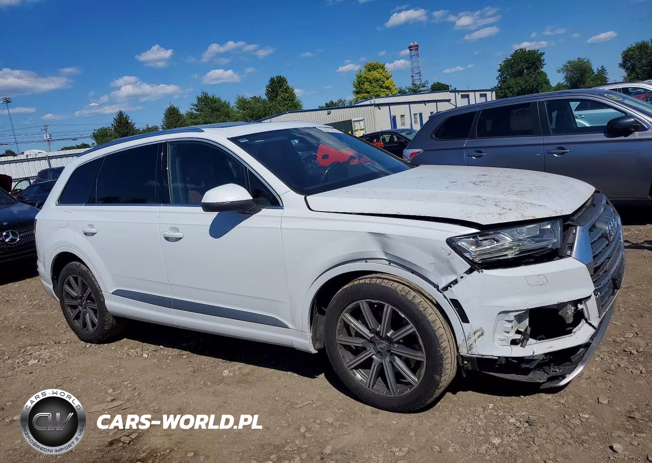 2018 Audi Q7 Premium Plus VIN:WA1LAAF71JD028267 - 4