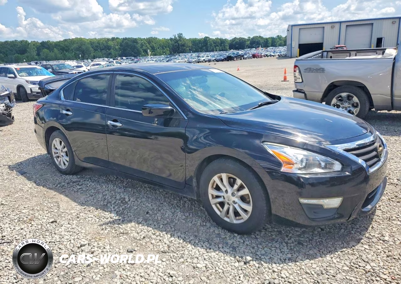 2014 Nissan Altima 2.5 S VIN:1N4AL3AP2EN241082 - 4