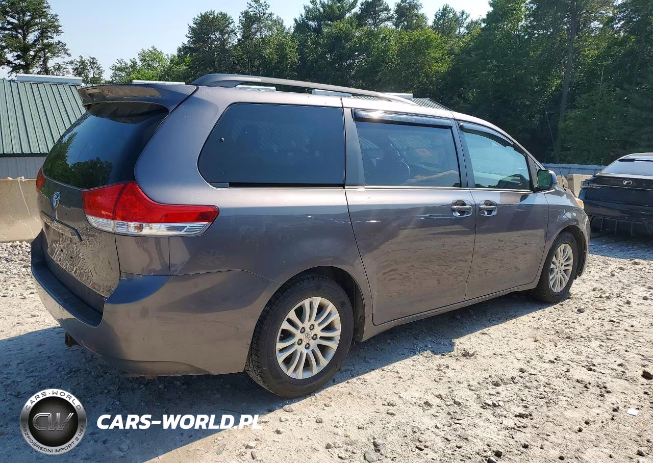 2014 Toyota Sienna Xle 8-Passenger VIN:5TDYK3DC6ES490676 - 3