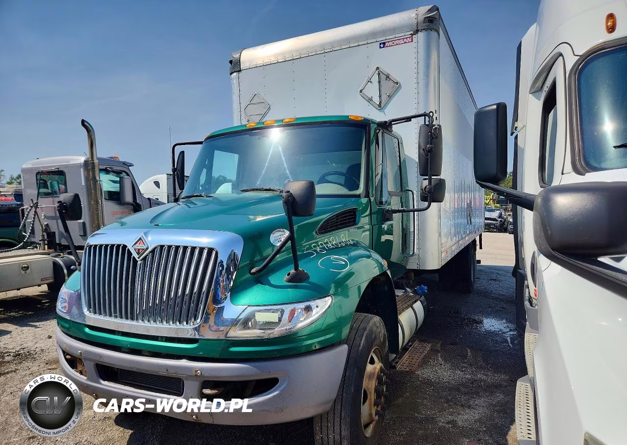 2015 International 4300 Box Truck