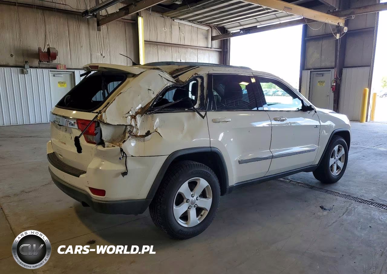 2012 Jeep Grand Cherokee Laredo VIN:1C4RJFAG1CC156943 - 3