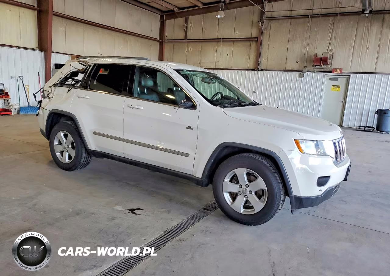 2012 Jeep Grand Cherokee Laredo VIN:1C4RJFAG1CC156943 - 4