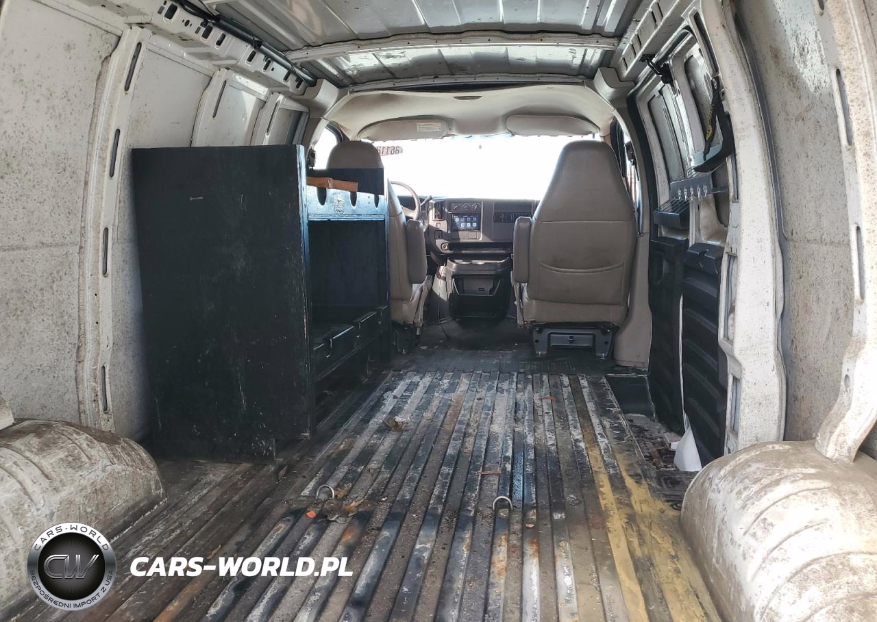 2005 Chevrolet Express G3500 VIN:1GCHG35V051212838 - 10