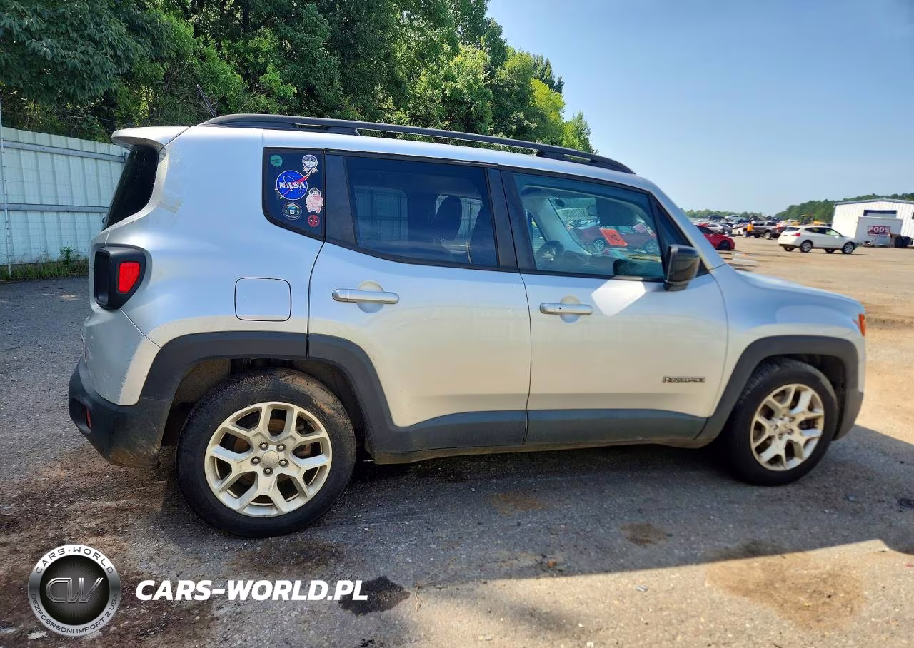 2015 Jeep Renegade Latitude VIN:ZACCJABT1FPC19155 - 3
