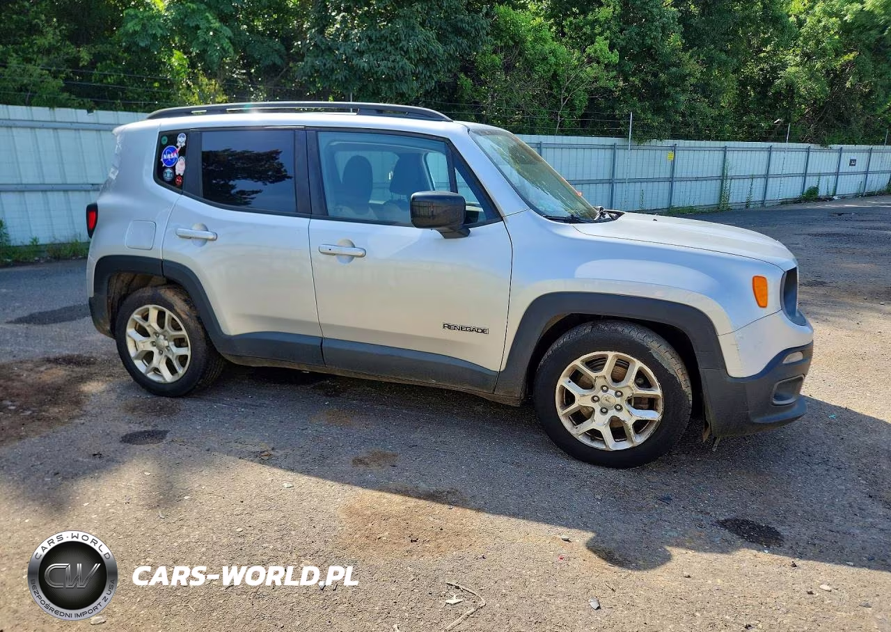2015 Jeep Renegade Latitude VIN:ZACCJABT1FPC19155 - 4