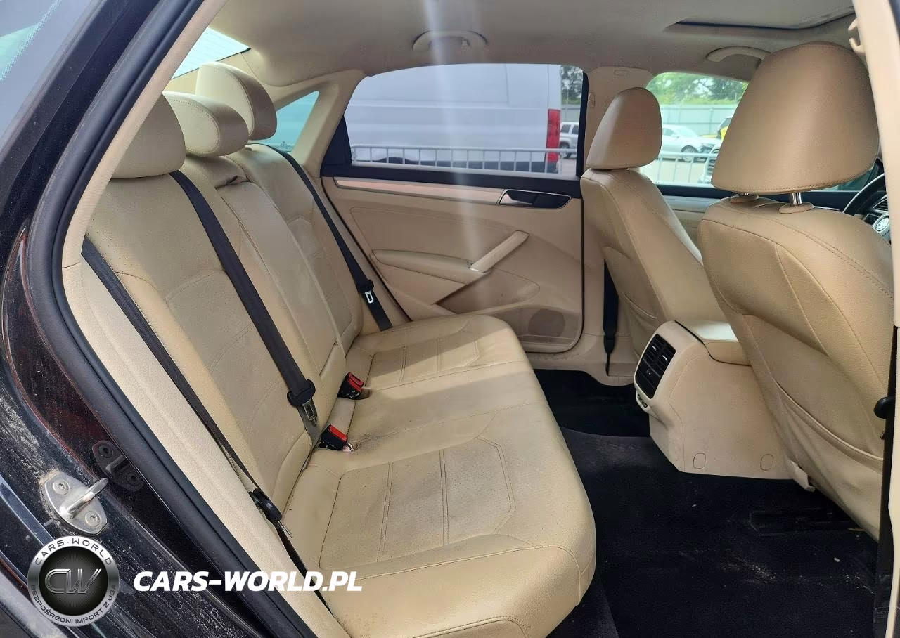 2019 Volkswagen Passat Wolfsburg VIN:1VWLA7A32KC000334 - 10