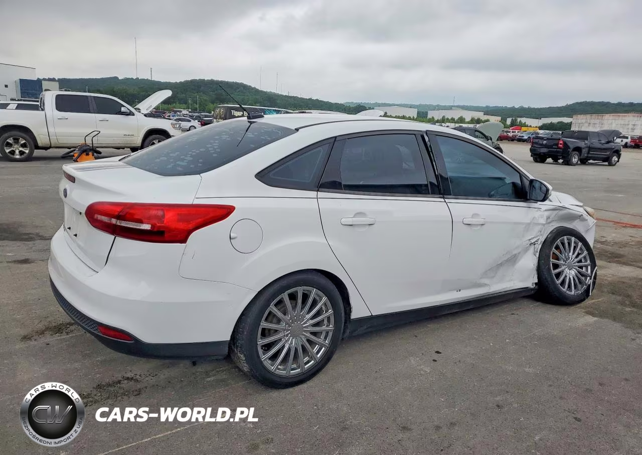 2015 FORD FOCUS SE VIN:1FADP3F22FL354428 - 3