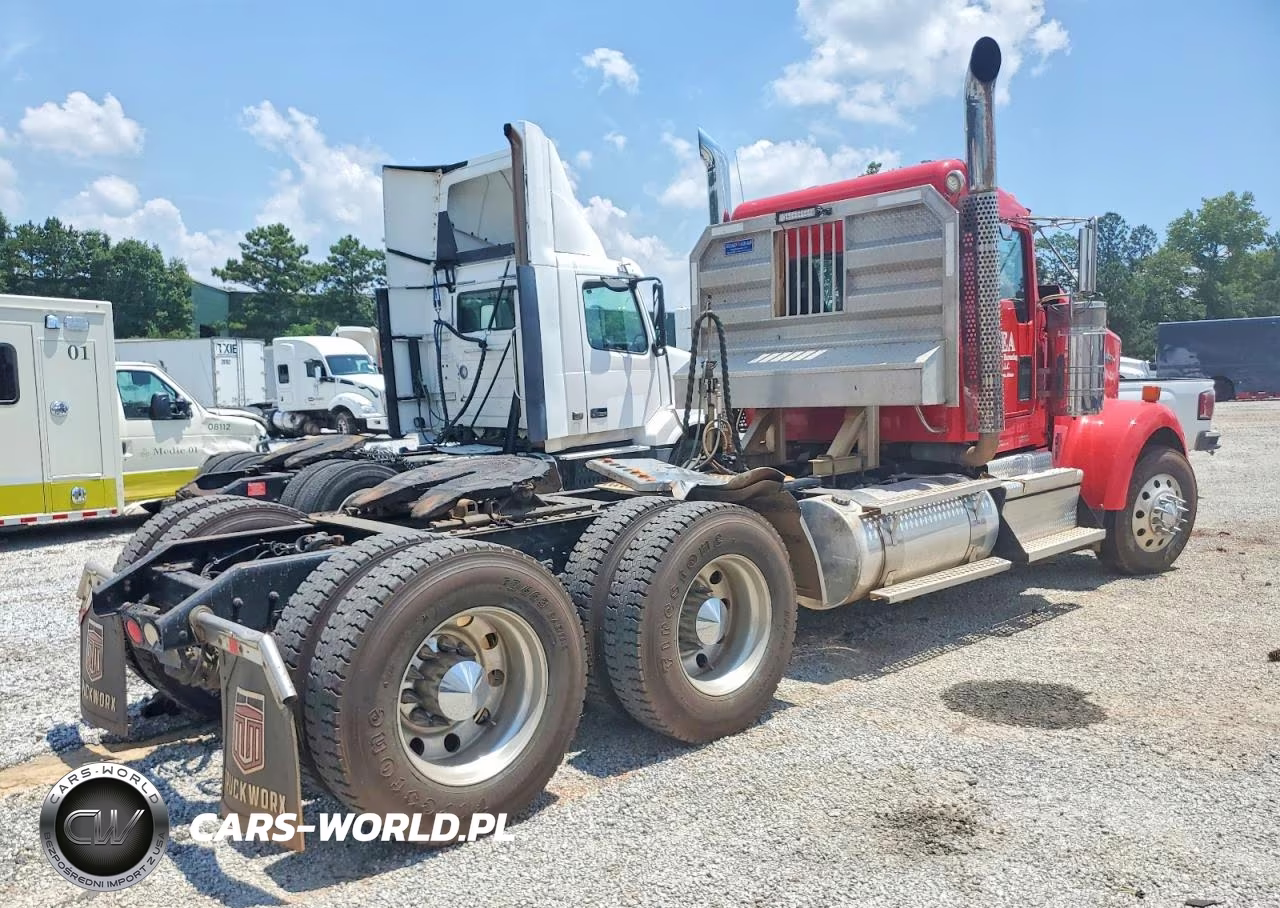 2018 Kenworth W900 Semi Truck VIN:1XKWD40XXJJ219941 - 4