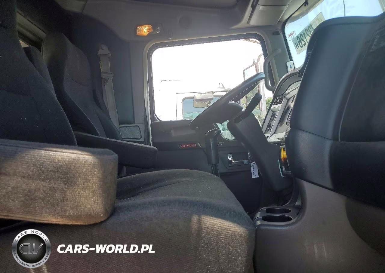2018 Kenworth W900 Semi Truck VIN:1XKWD40XXJJ219941 - 6