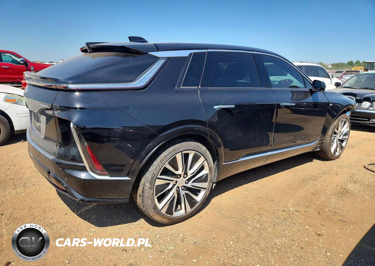 2024 Cadillac Lyriq Luxury VIN:1GYKPSRL2RZ136081 - 3