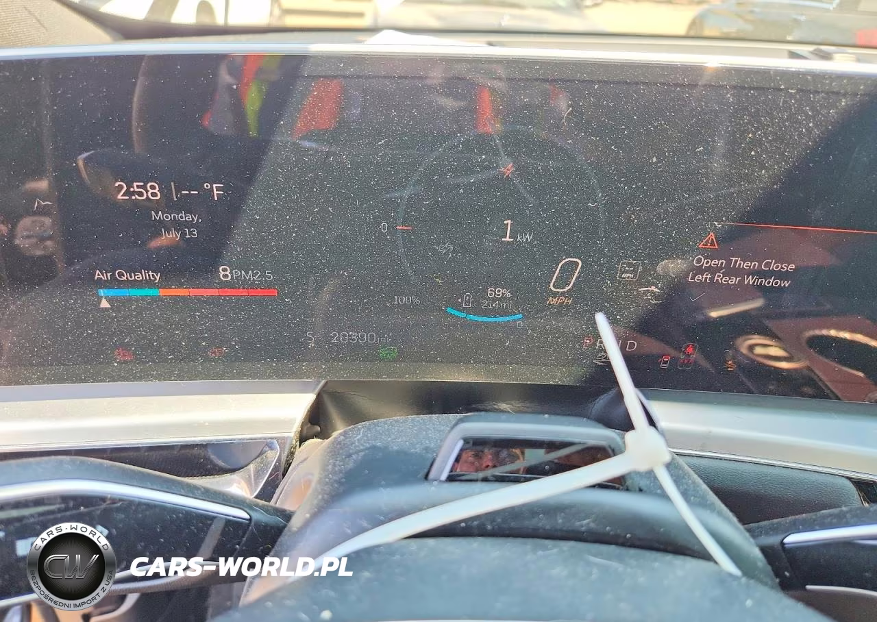 2024 Cadillac Lyriq Luxury VIN:1GYKPSRL2RZ136081 - 9