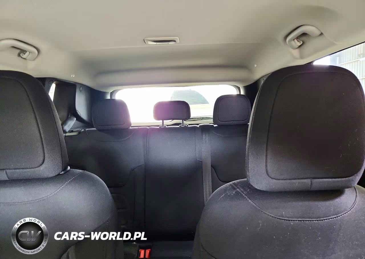 2018 Jeep Renegade Latitude VIN:ZACCJABB2JPH48226 - 10