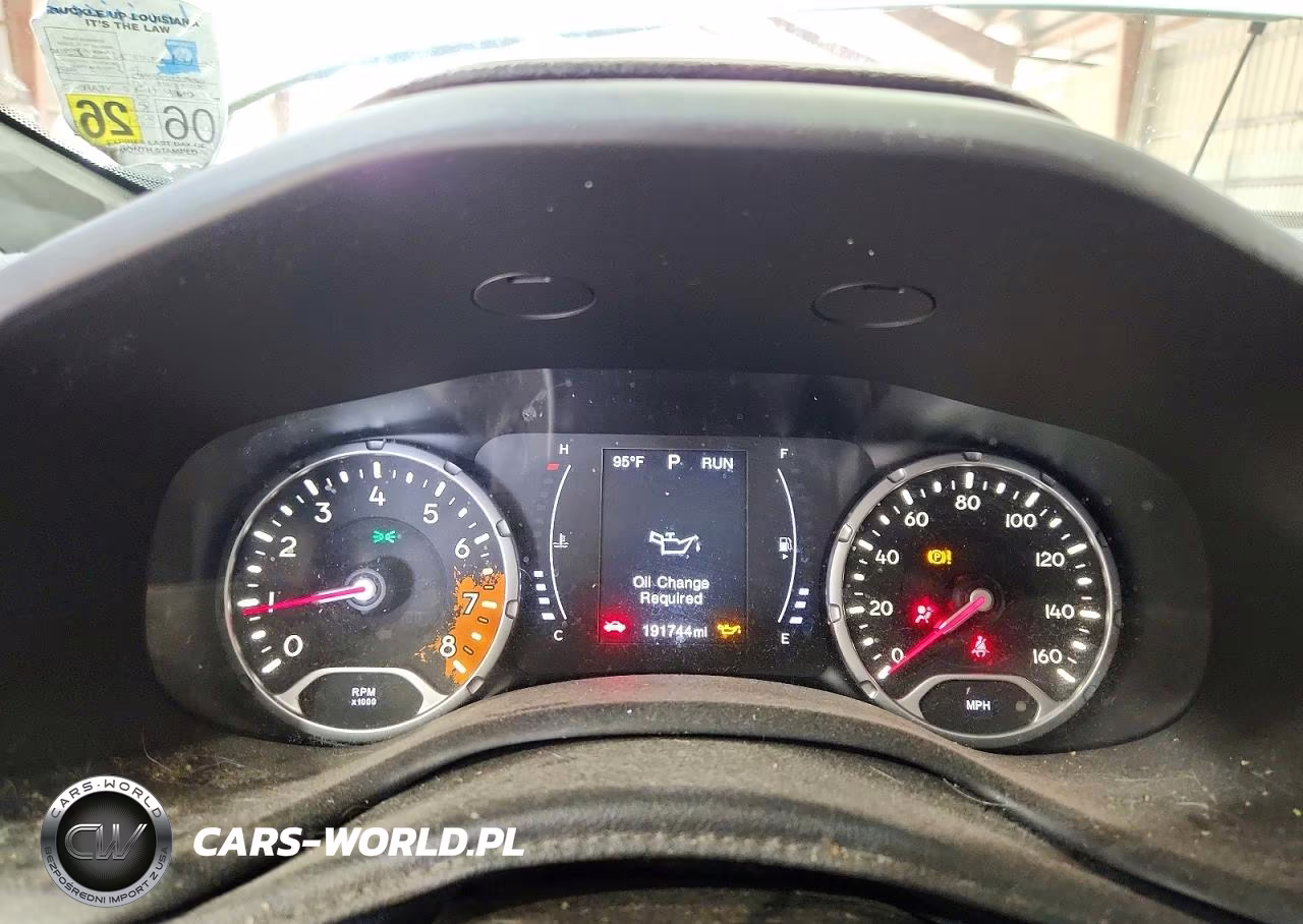 2018 Jeep Renegade Latitude VIN:ZACCJABB2JPH48226 - 9