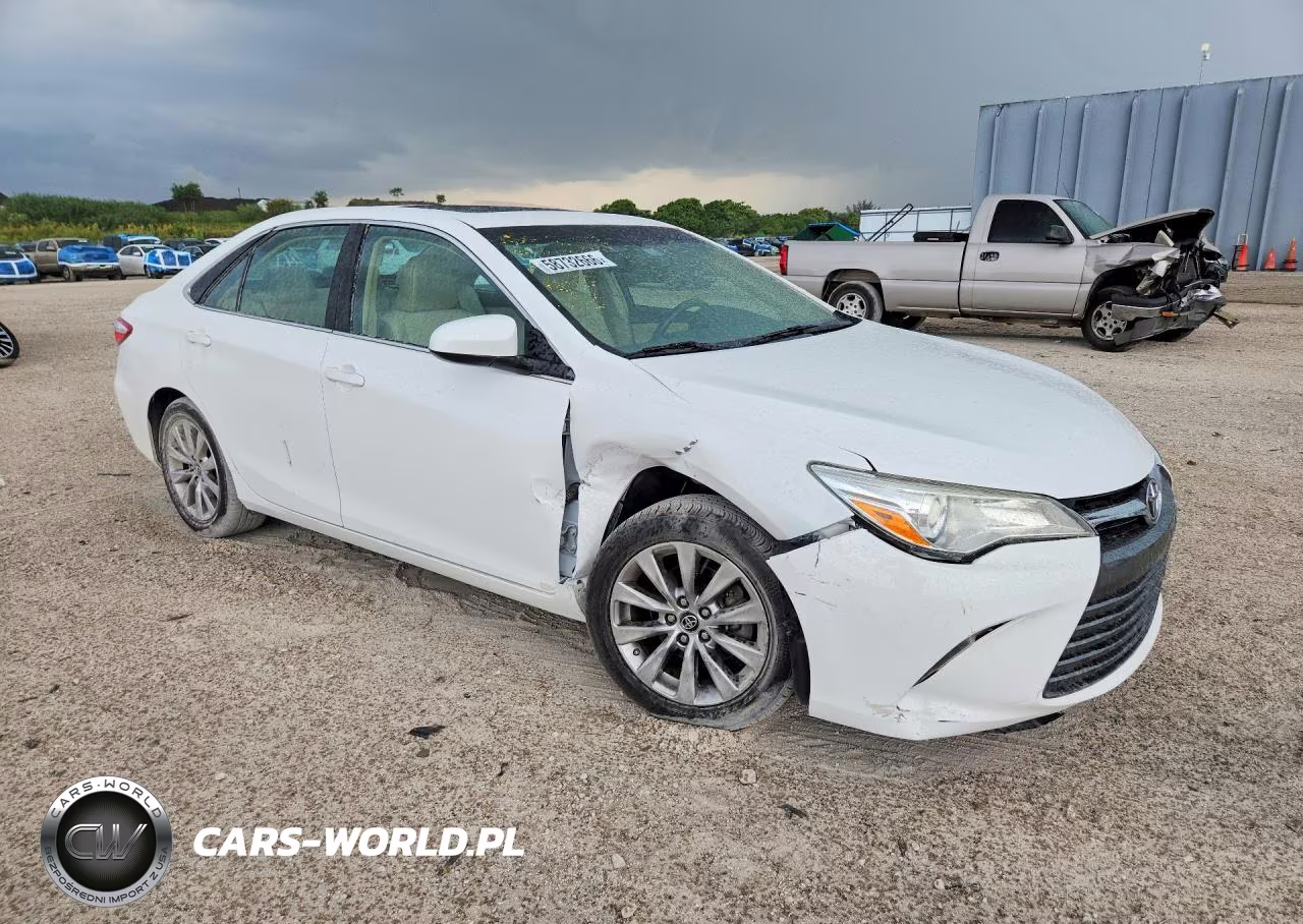 2017 Toyota Camry Xle VIN:4T1BF1FK1HU685695 - 4