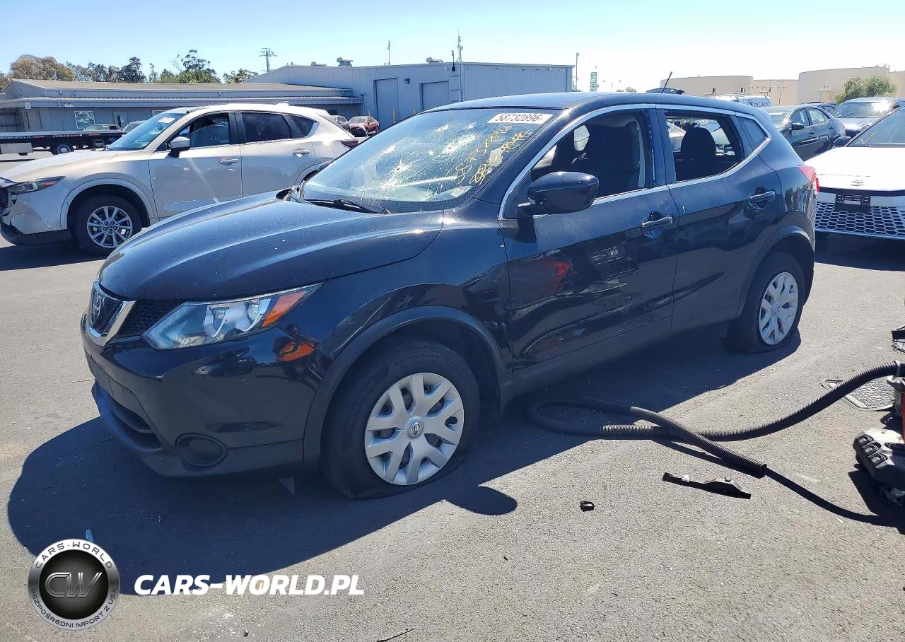 2018 Nissan Rogue Sport S – zdjęcie 1 z 12