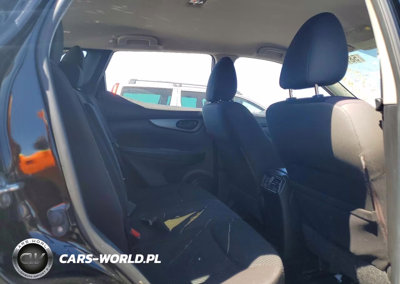 2018 Nissan Rogue Sport S VIN:JN1BJ1CP1JW500738 - 10
