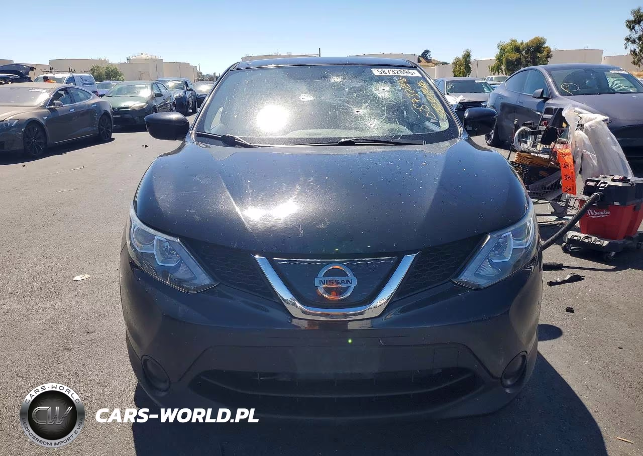 2018 Nissan Rogue Sport S VIN:JN1BJ1CP1JW500738 - 5