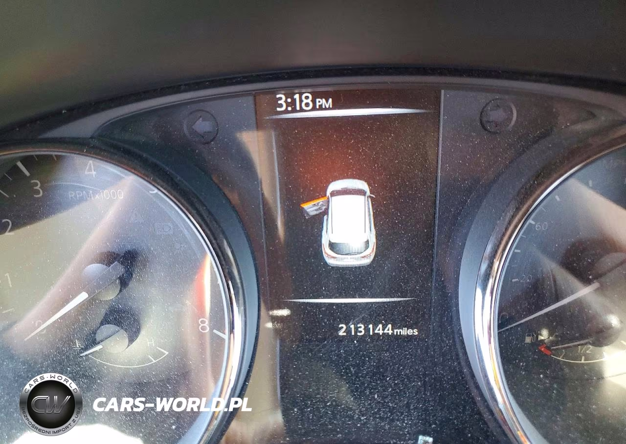 2018 Nissan Rogue Sport S VIN:JN1BJ1CP1JW500738 - 9