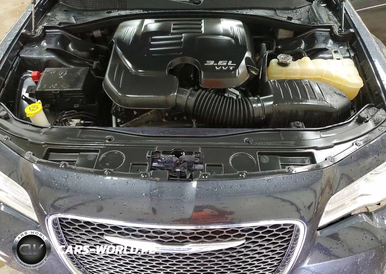 2019 Chrysler 300 Limited VIN:2C3CCAKG0KH556610 - 11