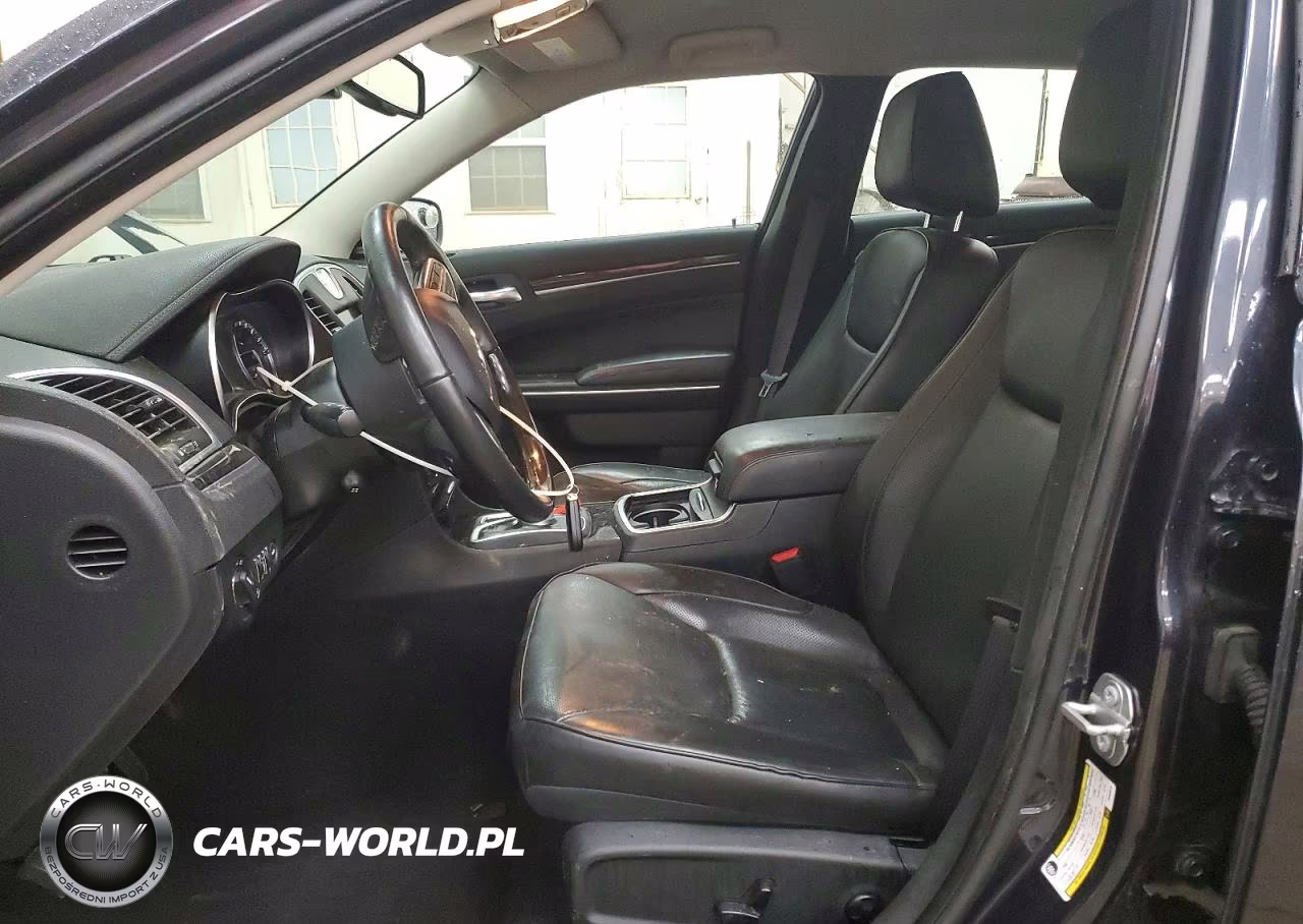 2019 Chrysler 300 Limited VIN:2C3CCAKG0KH556610 - 7