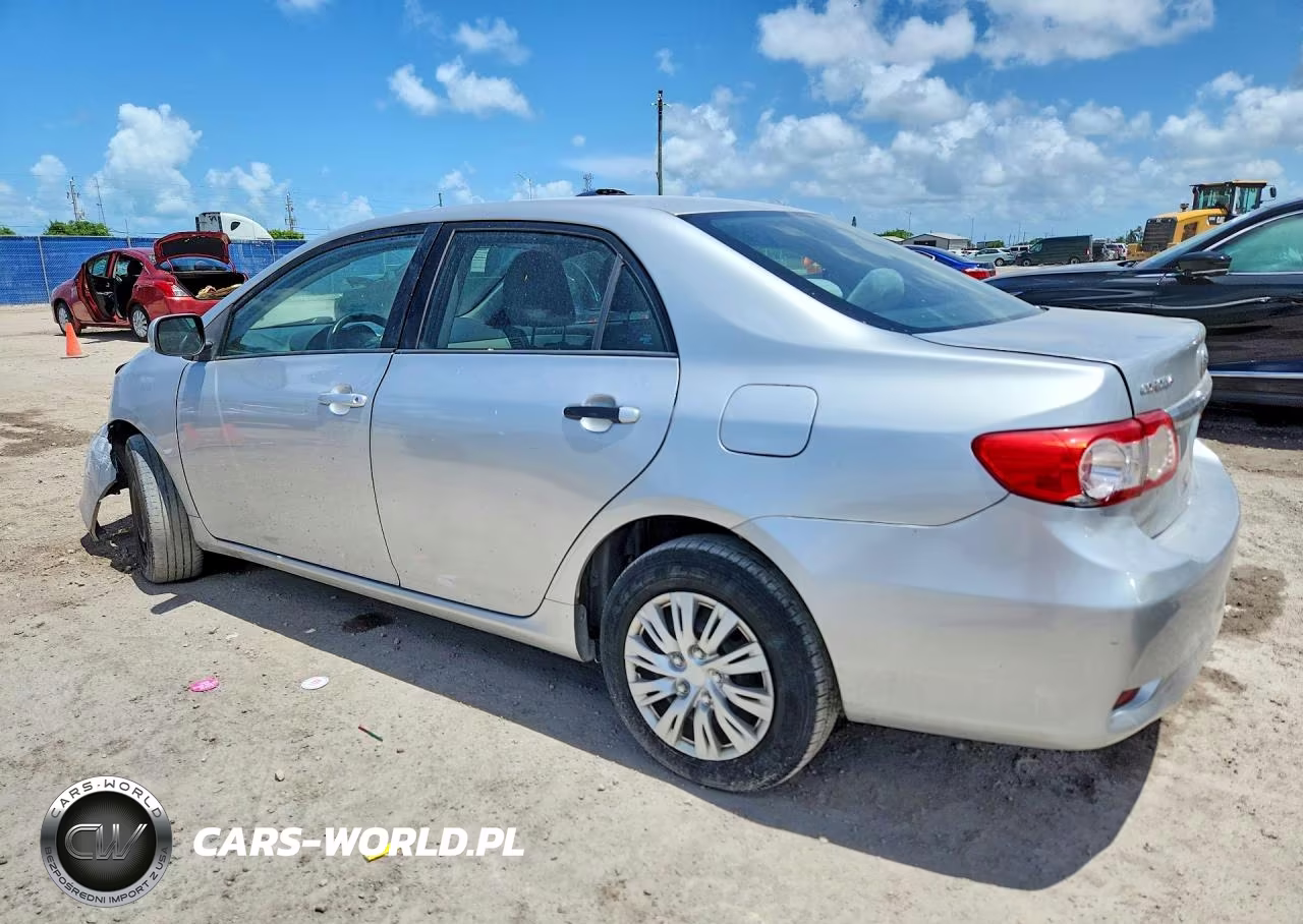 2011 Toyota Corolla Le VIN:2T1BU4EE5BC688501 - 2