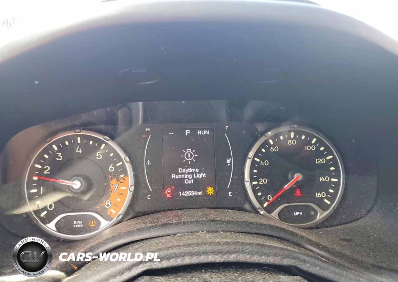 2017 Jeep Renegade Latitude VIN:ZACCJBBB9HPF56415 - 9