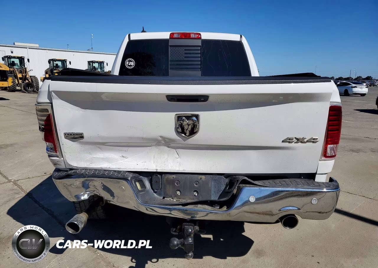 2018 Ram 1500 Laramie VIN:1C6RR7NM2JS351846 - 6