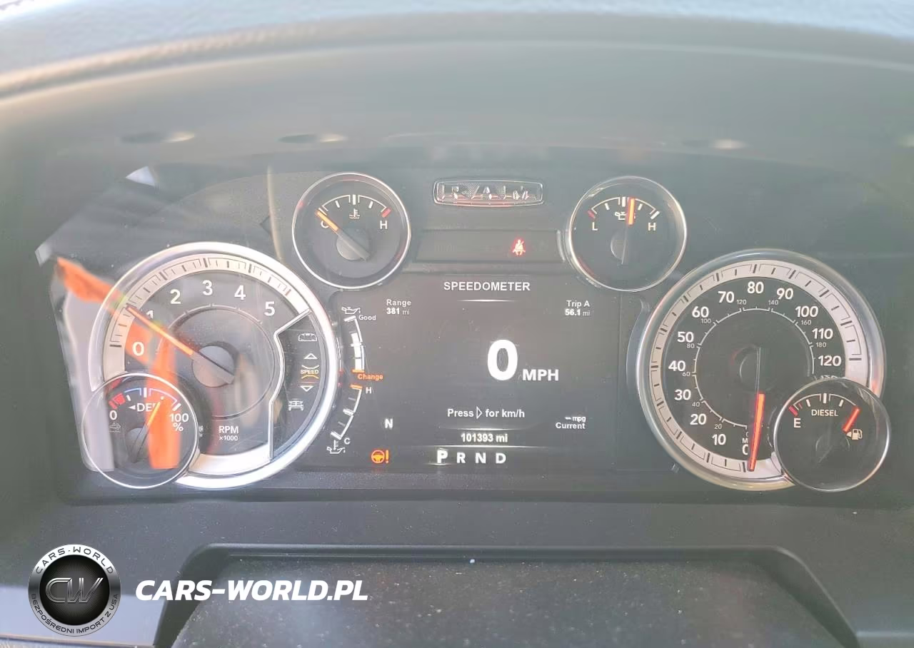 2018 Ram 1500 Laramie VIN:1C6RR7NM2JS351846 - 9
