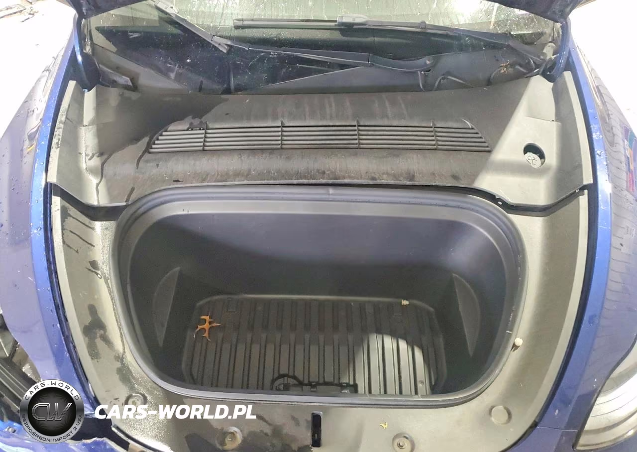2022 Tesla Model Y VIN:7SAYGDEF1NF532078 - 11