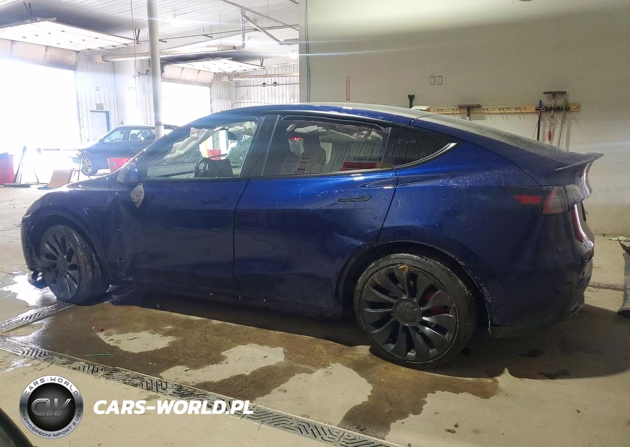 2022 Tesla Model Y VIN:7SAYGDEF1NF532078 - 2