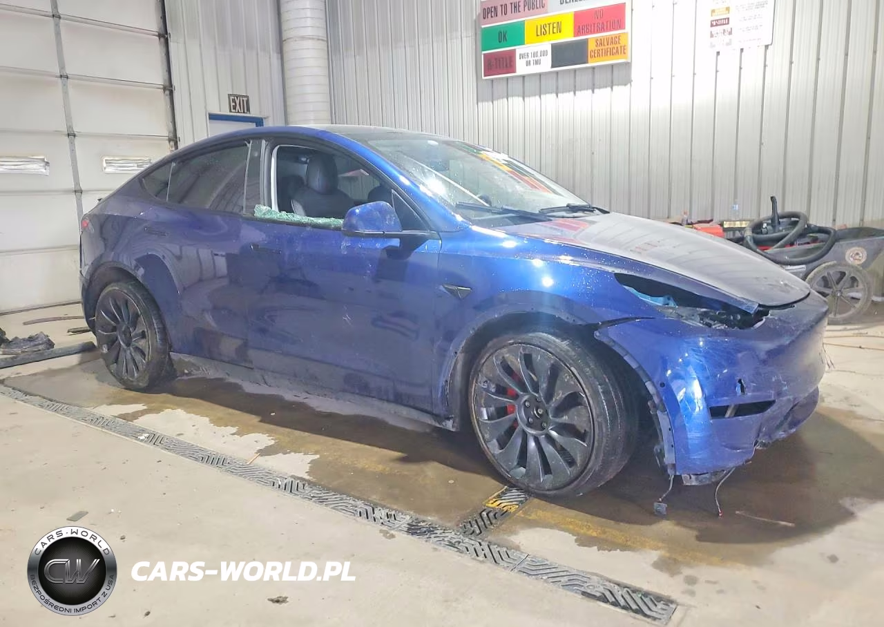 2022 Tesla Model Y VIN:7SAYGDEF1NF532078 - 4