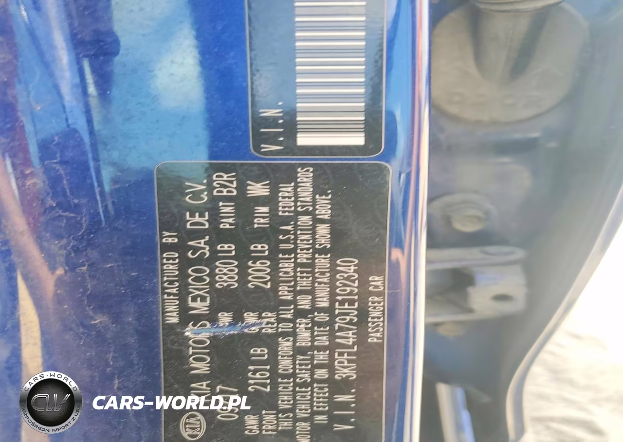2018 Kia Forte VIN:3KPFL4A79JE192340 - 12