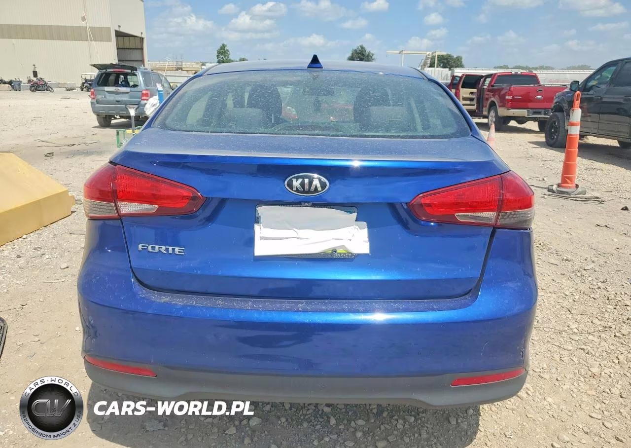 2018 Kia Forte VIN:3KPFL4A79JE192340 - 6