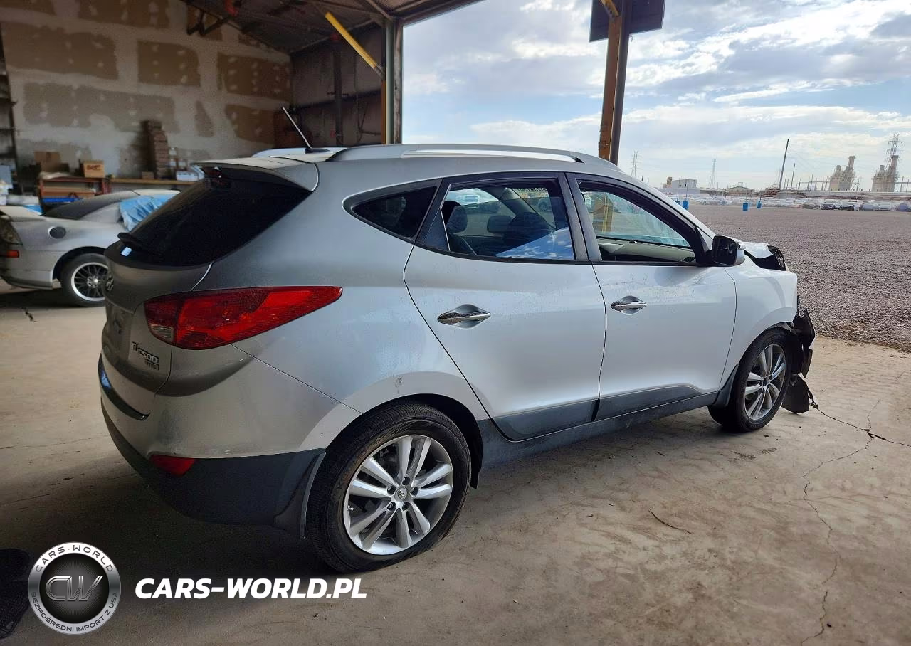 2011 Hyundai Tucson Limited VIN:KM8JU3AC7BU132134 - 3