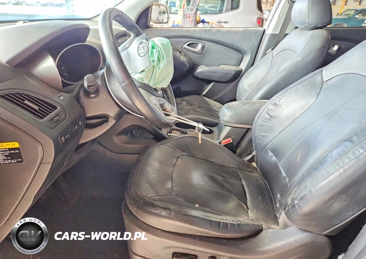 2011 Hyundai Tucson Limited VIN:KM8JU3AC7BU132134 - 7