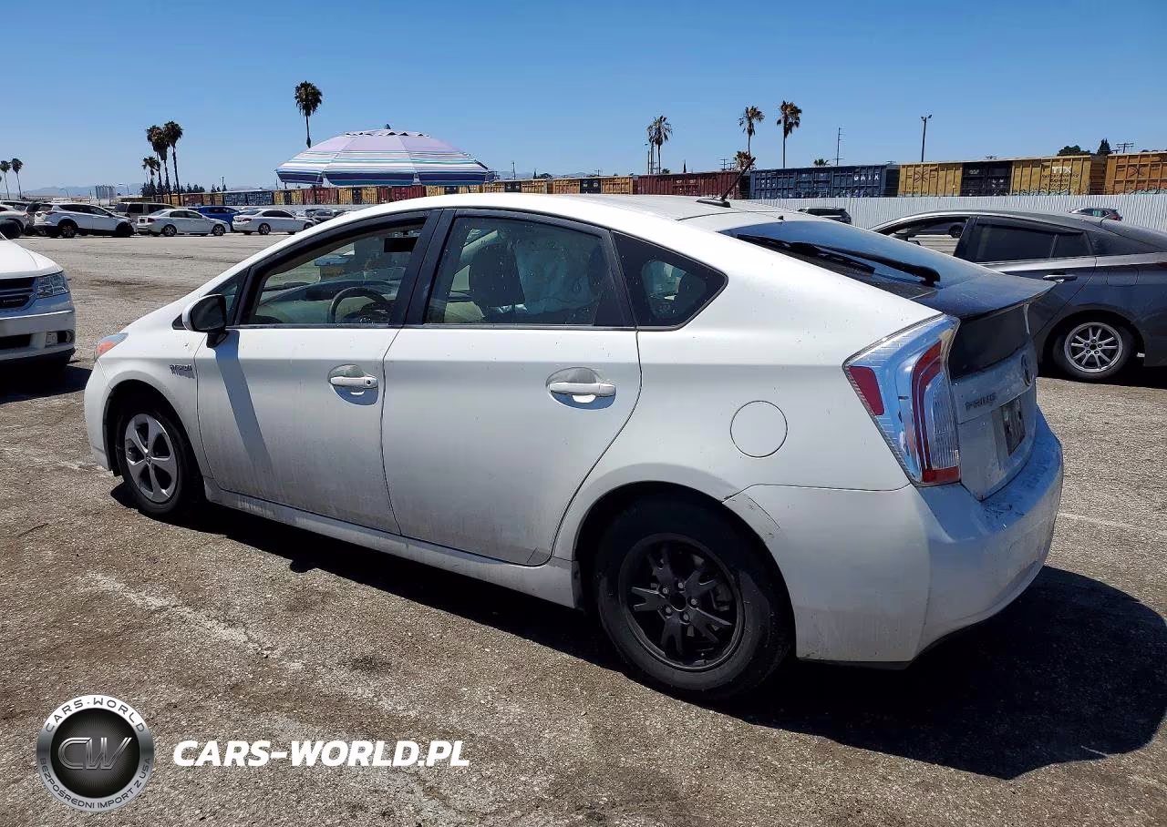 2014 Toyota Prius Three VIN:JTDKN3DU6E1753039 - 2