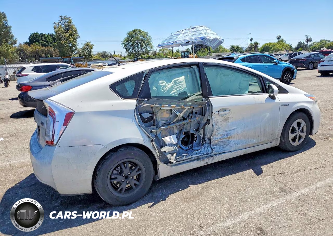 2014 Toyota Prius Three VIN:JTDKN3DU6E1753039 - 3