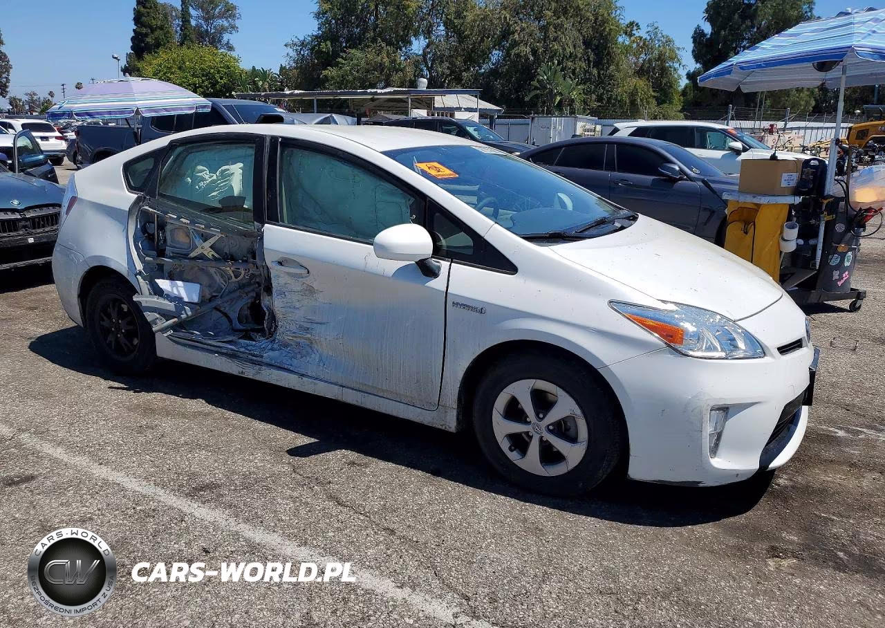 2014 Toyota Prius Three VIN:JTDKN3DU6E1753039 - 4