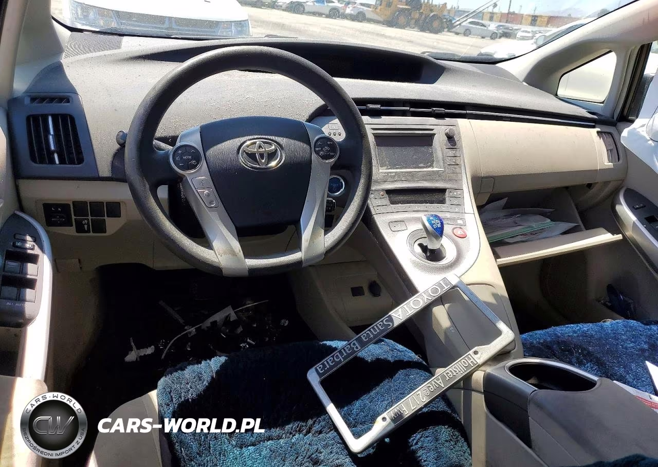 2014 Toyota Prius Three VIN:JTDKN3DU6E1753039 - 8