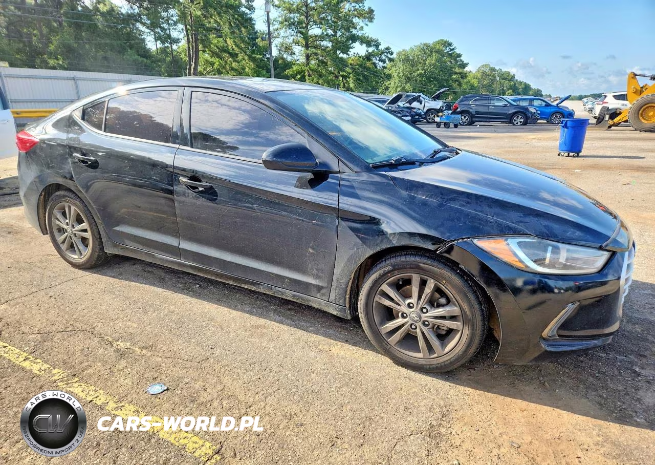 2018 Hyundai Elantra Value Edition VIN:5NPD84LF4JH279409 - 4