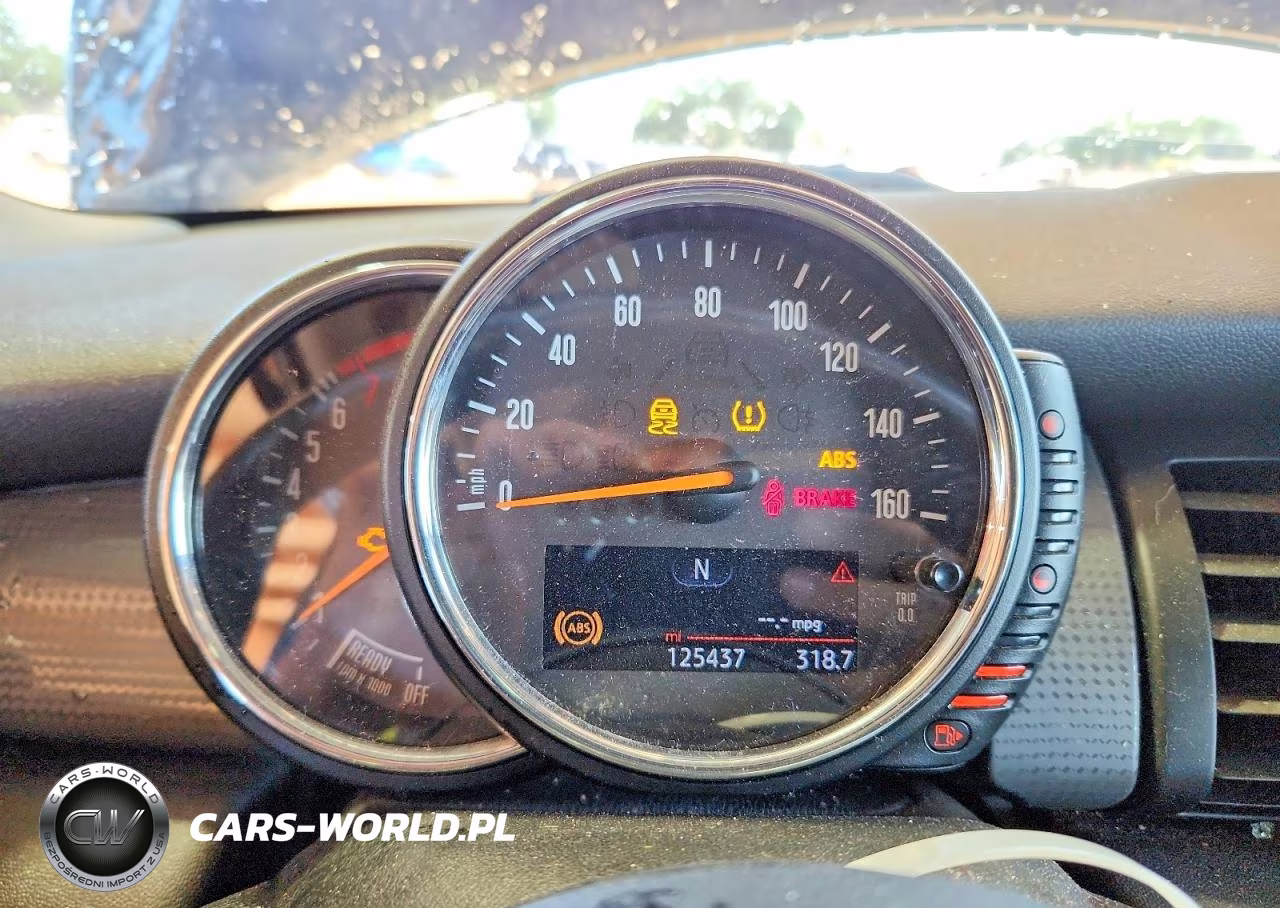 2017 Mini Cooper VIN:WMWXP5C3XH3B15938 - 9