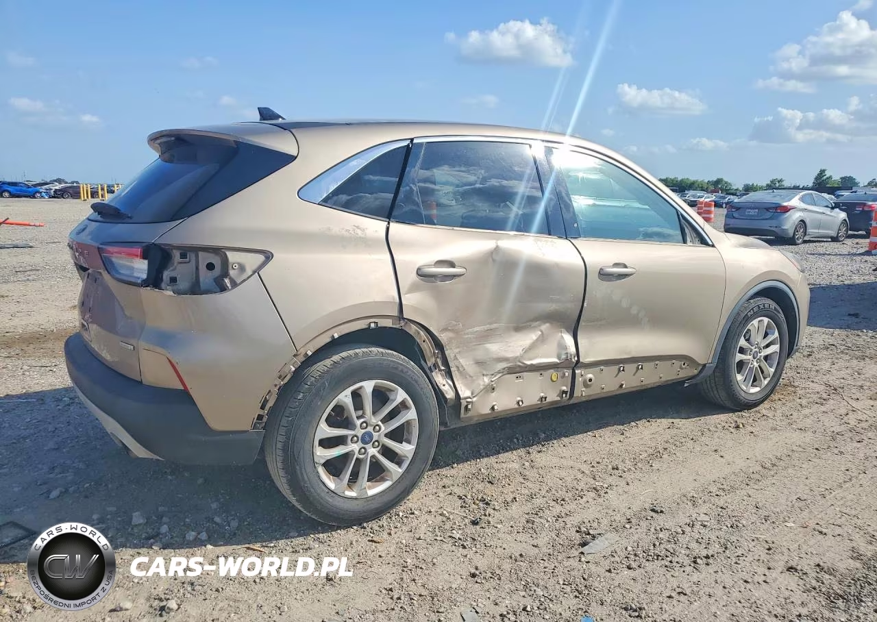 2020 Ford Escape Se VIN:1FMCU0G66LUA54679 - 3