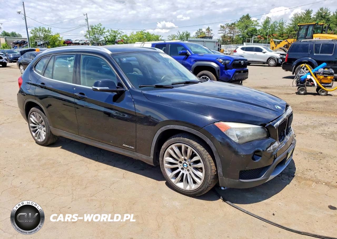 2014 BMW X1 xDrive28I VIN:WBAVL1C56EVR93781 - 4