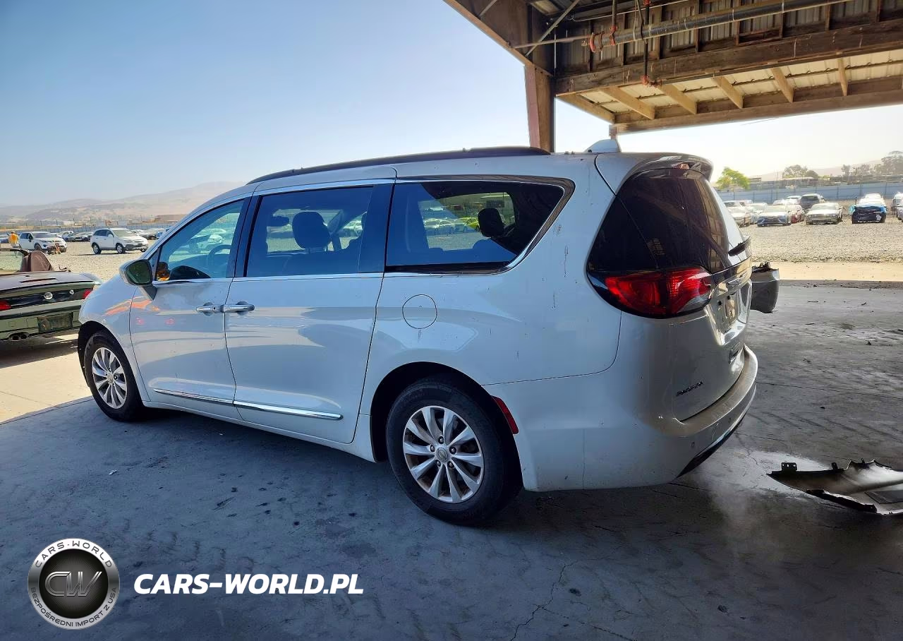 2017 Chrysler Pacifica Touring L VIN:2C4RC1BG1HR535399 - 2