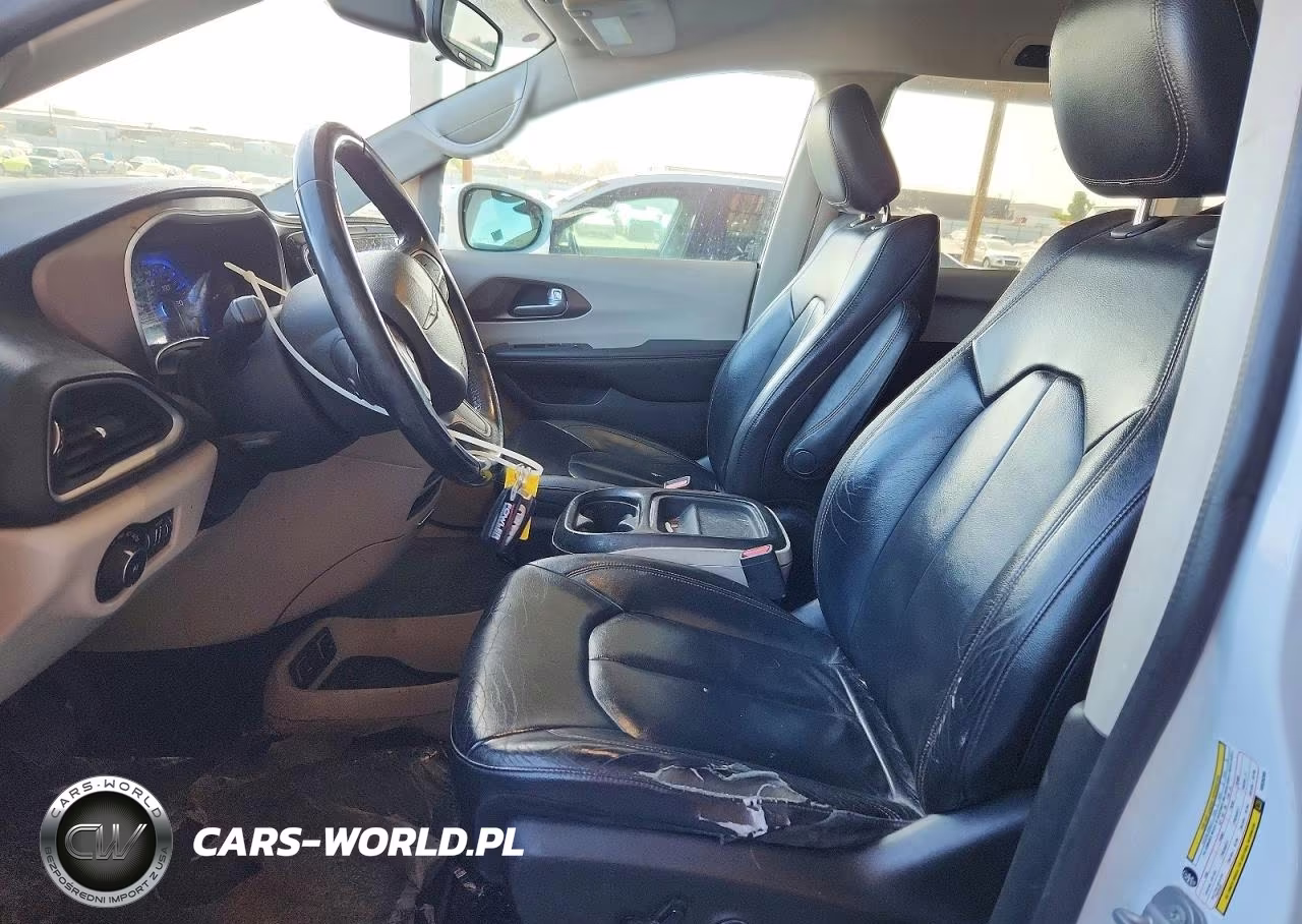 2017 Chrysler Pacifica Touring L VIN:2C4RC1BG1HR535399 - 7