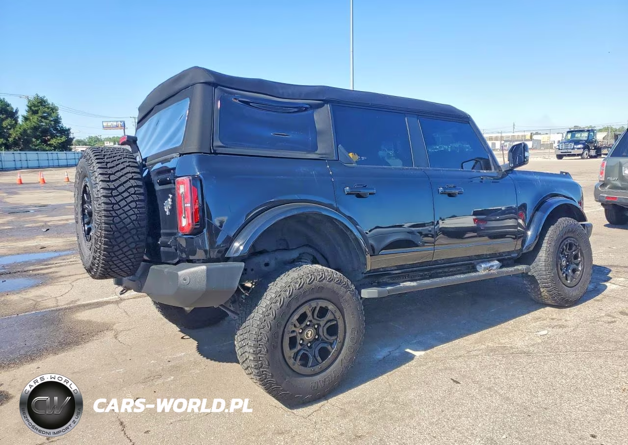 2023 Ford Bronco Base VIN:1FMEE5DP8PLB30902 - 3