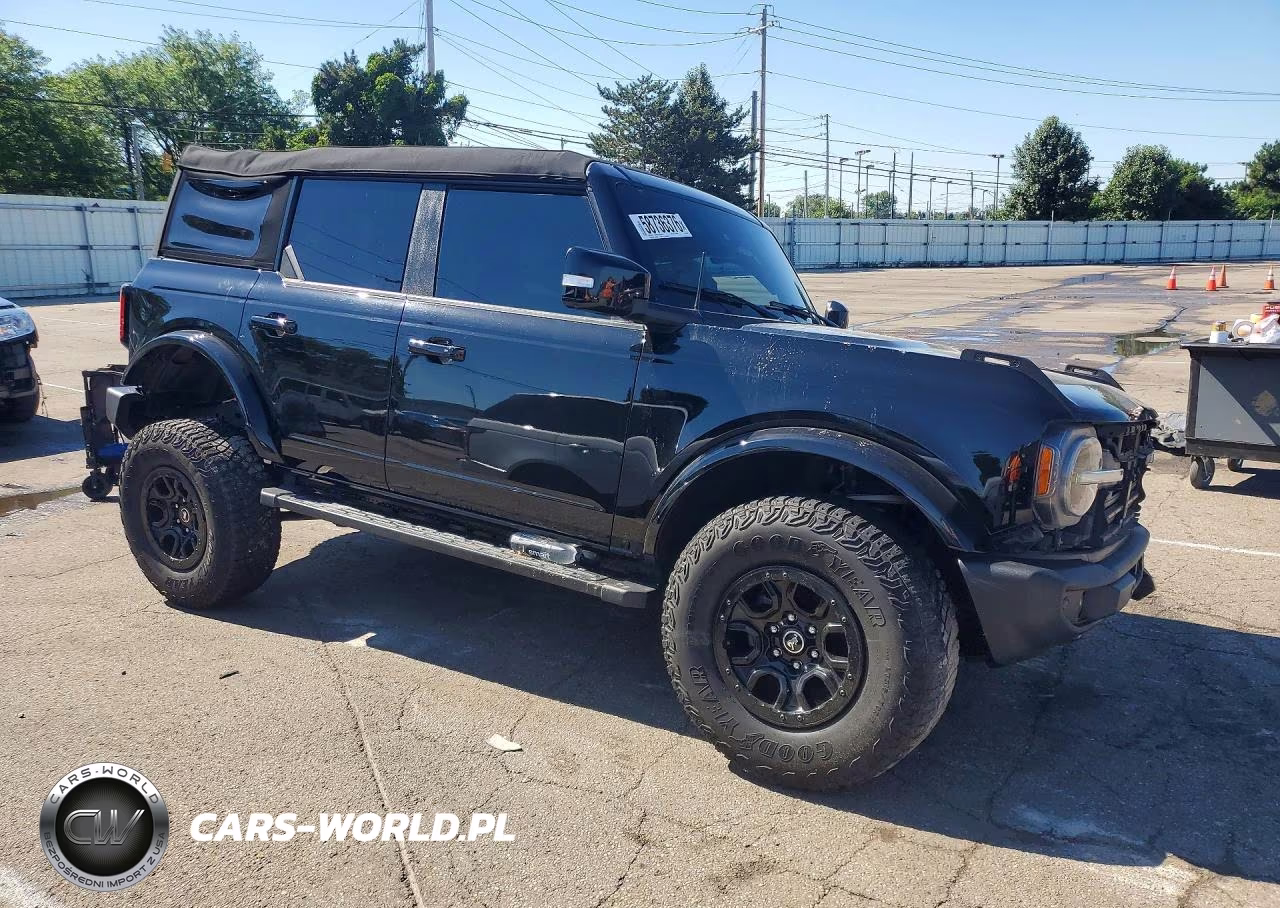 2023 Ford Bronco Base VIN:1FMEE5DP8PLB30902 - 4