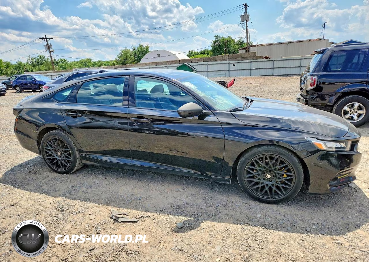 2018 Honda Accord Sport VIN:1HGCV1F33JA091980 - 4