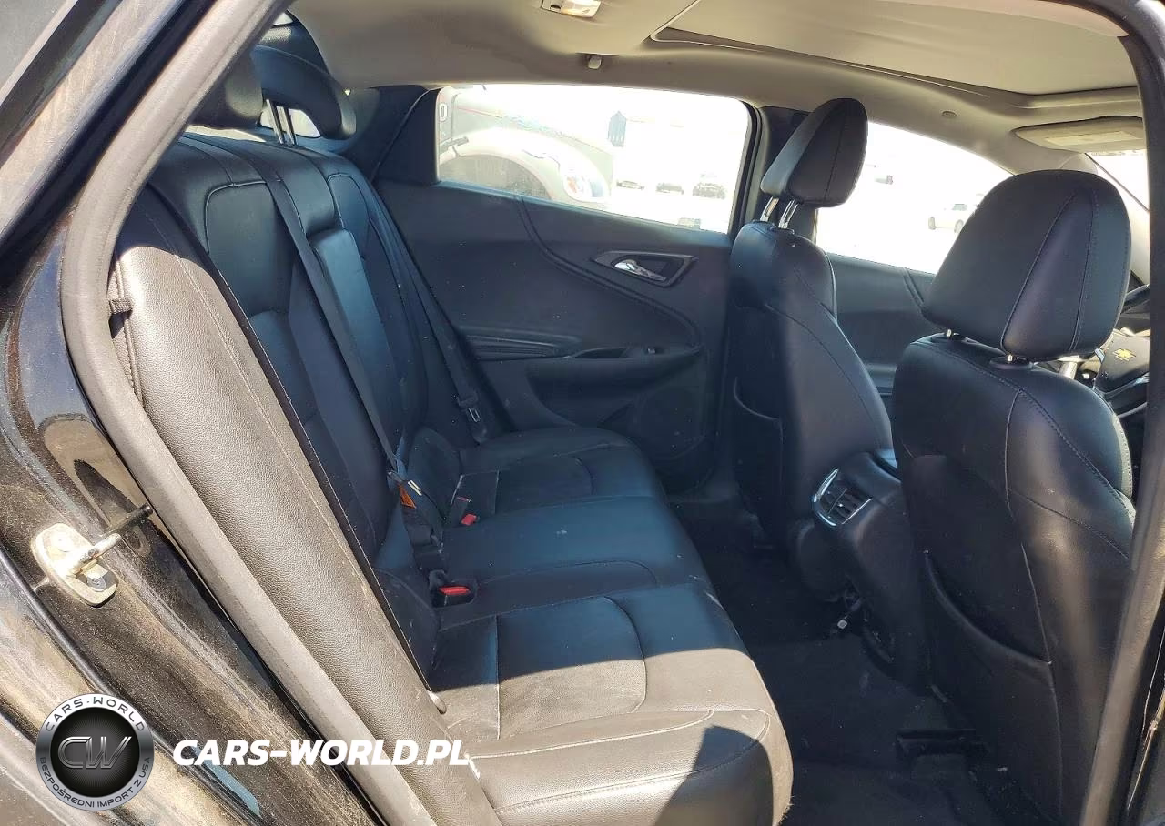 2018 Chevrolet Malibu Lt VIN:1G1ZD5ST1JF115875 - 10