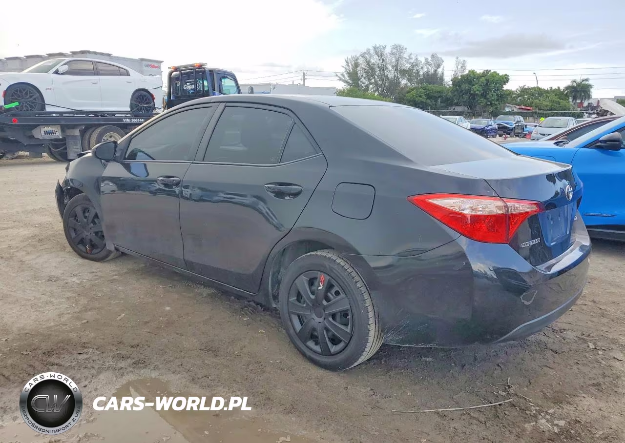 2018 Toyota Corolla Le VIN:2T1BURHE9JC045186 - 2